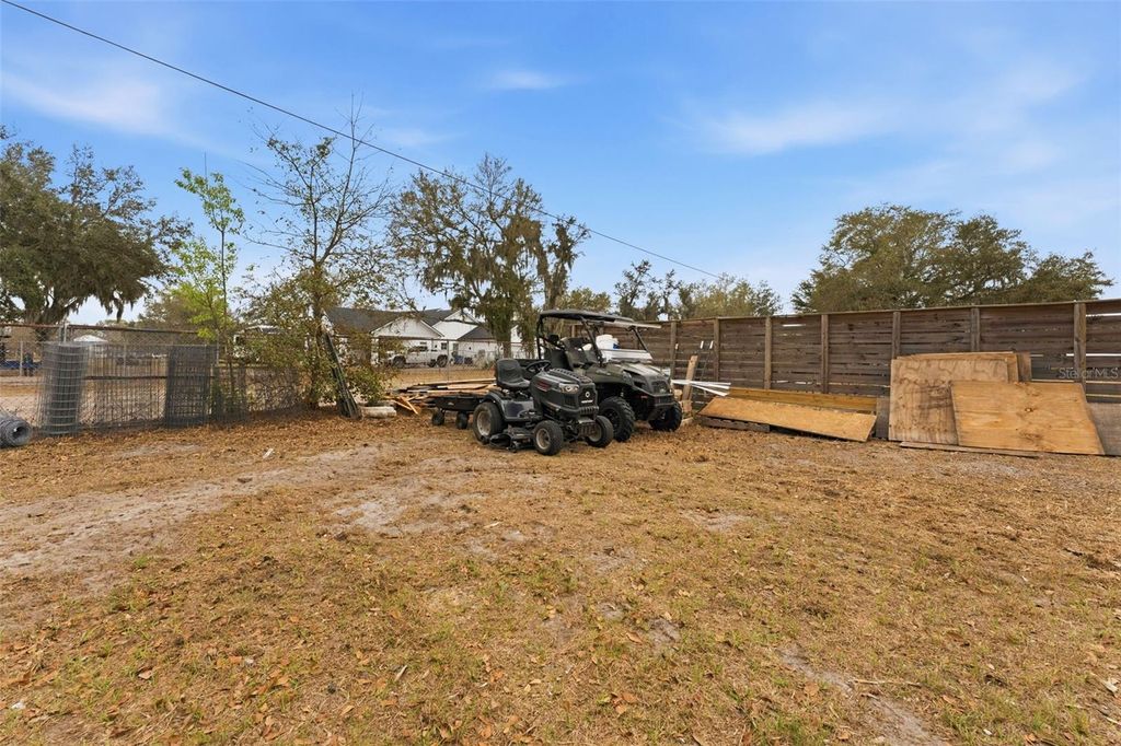 Image 42 of property listing at 11040 BROWNING ROAD, Lithia, FL 33547