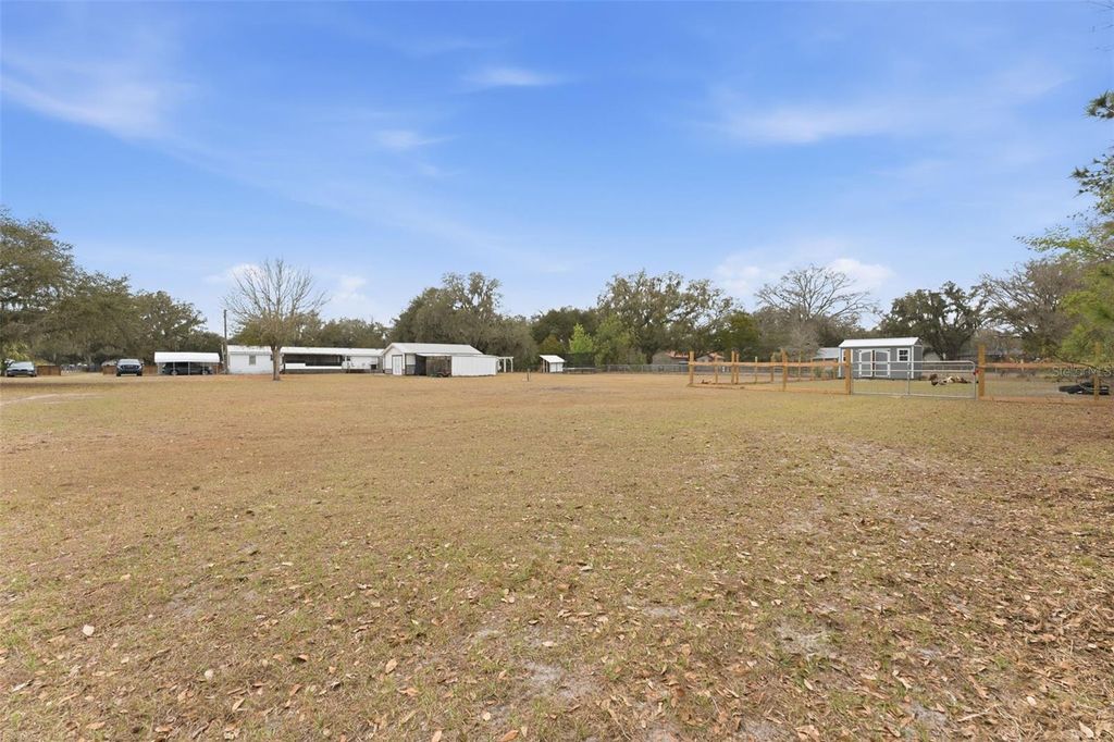Image 43 of property listing at 11040 BROWNING ROAD, Lithia, FL 33547