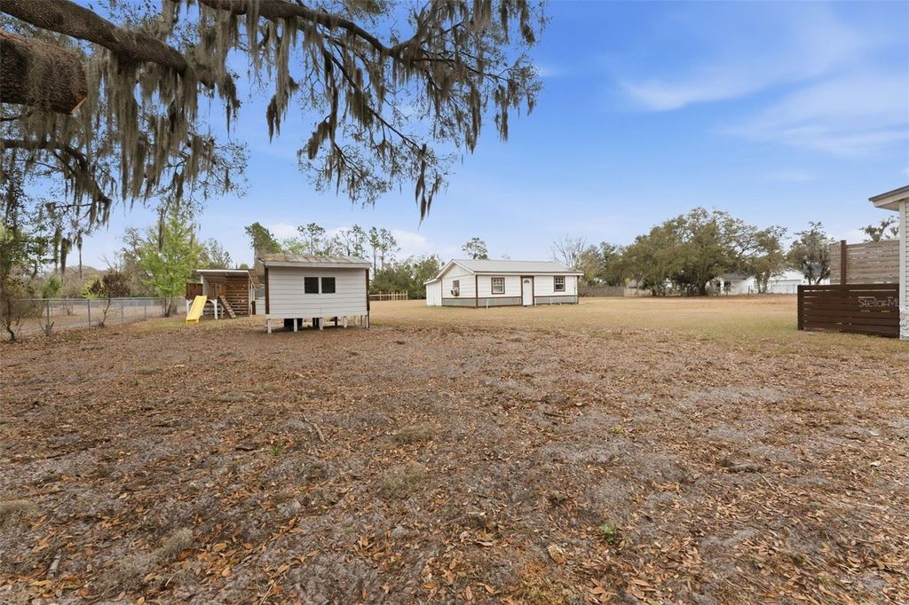 Image 46 of property listing at 11040 BROWNING ROAD, Lithia, FL 33547