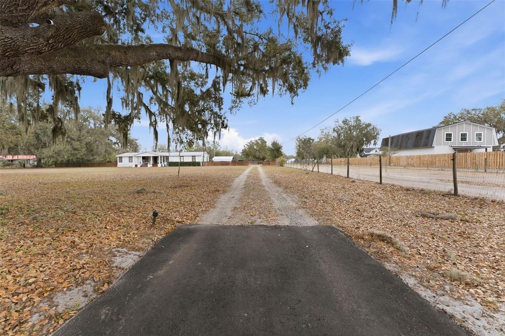 Image 50 of property listing at 11040 BROWNING ROAD, Lithia, FL 33547
