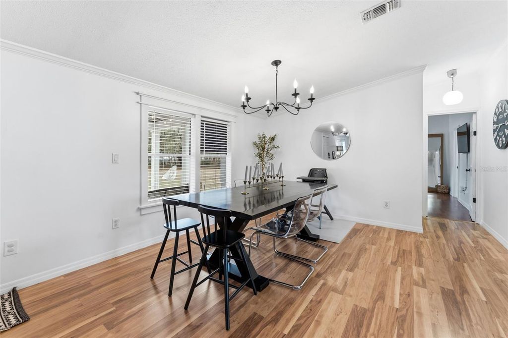 Image 6 of property listing at 11040 BROWNING ROAD, Lithia, FL 33547