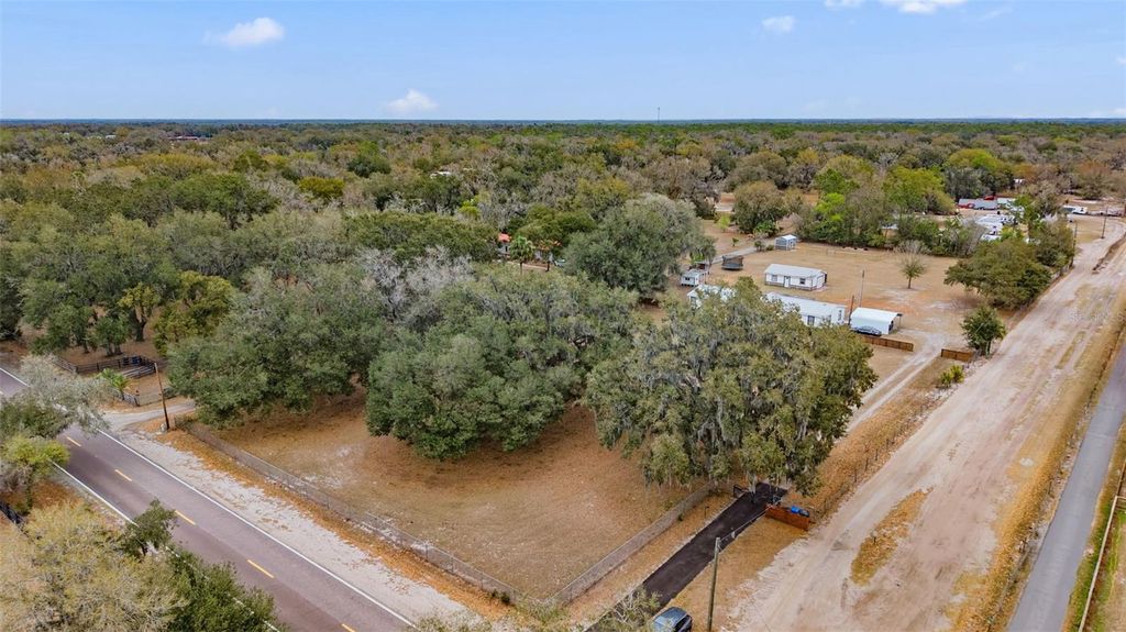 Image 64 of property listing at 11040 BROWNING ROAD, Lithia, FL 33547