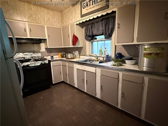 221 Russell Street, Charleston, WV 25302