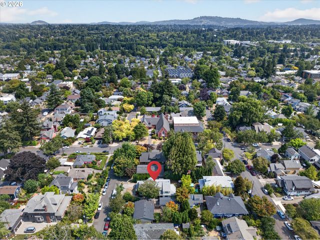 1414 Se LAMBERT St, Portland, OR 97202