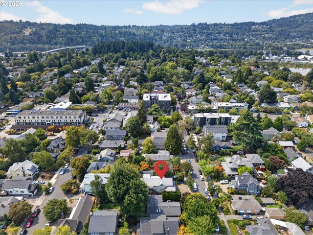 1414 Se LAMBERT St, Portland, OR 97202