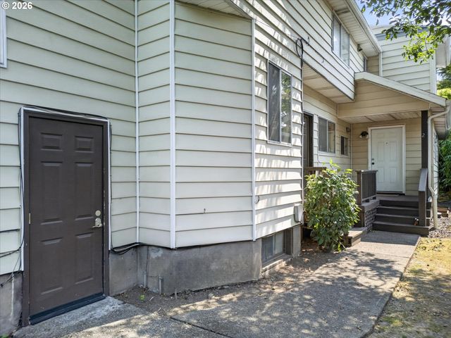 1414 Se LAMBERT St, Portland, OR 97202