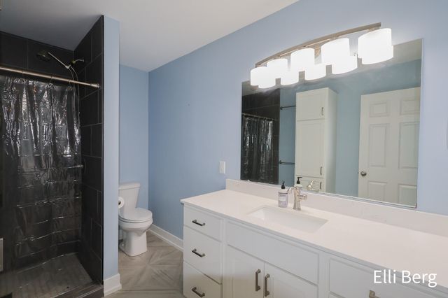 8742 Shadowbrook Drive, Jenison, MI 49428
