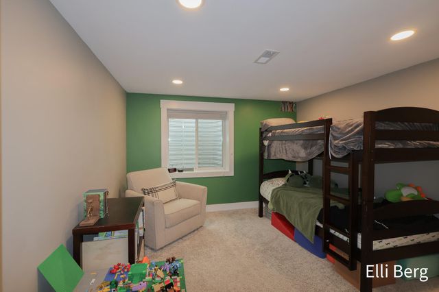 8742 Shadowbrook Drive, Jenison, MI 49428