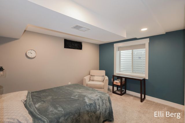 8742 Shadowbrook Drive, Jenison, MI 49428