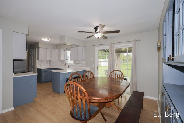 8742 Shadowbrook Drive, Jenison, MI 49428