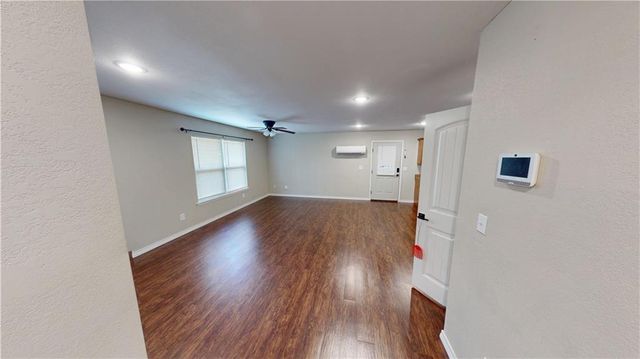 320 E Allison Street, Nevada, MO 64772