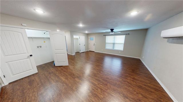 320 E Allison Street, Nevada, MO 64772