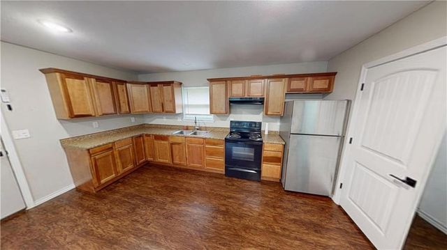 320 E Allison Street, Nevada, MO 64772