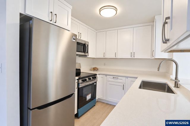 3652 Bell Rd NE, Salem, OR 97301