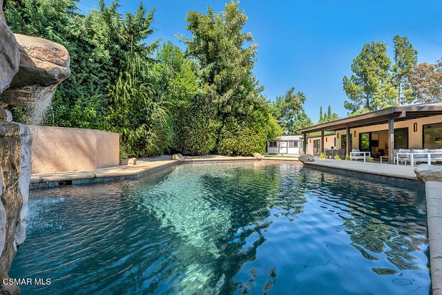 4405 Brookford Avenue, Woodland Hills, CA 91364