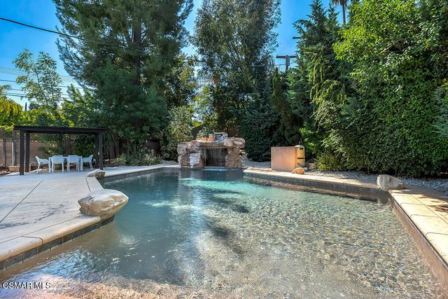 4405 Brookford Avenue, Woodland Hills, CA 91364