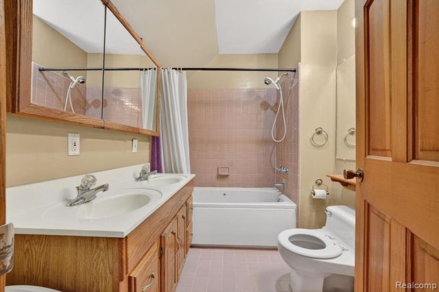 2533 W Sigler Road, Carleton, MI 48117