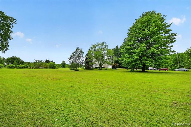 2533 W Sigler Road, Carleton, MI 48117
