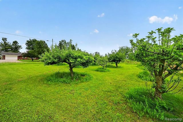 2533 W Sigler Road, Carleton, MI 48117