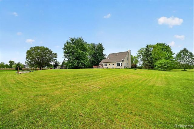 2533 W Sigler Road, Carleton, MI 48117