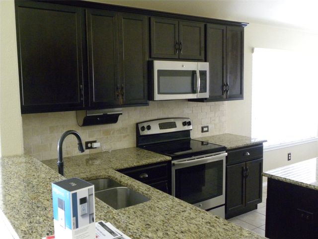 9228 Stewart Street, Cross Roads, TX 76227