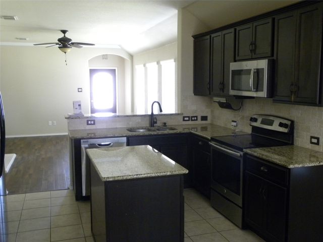 9228 Stewart Street, Cross Roads, TX 76227