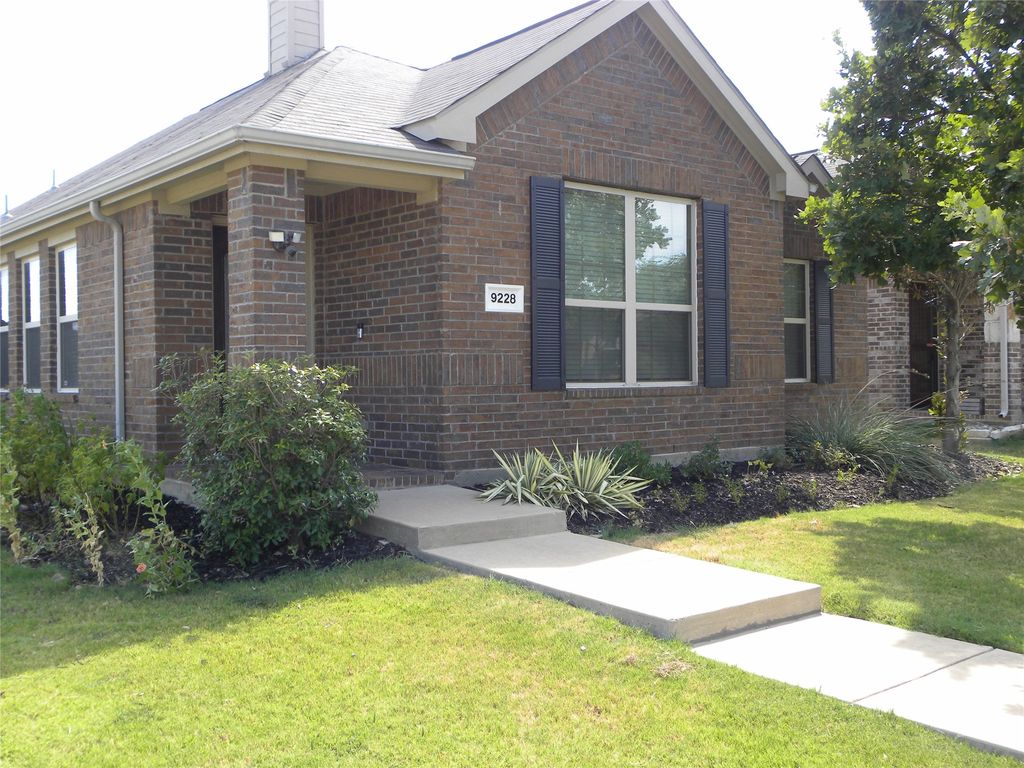 9228 Stewart Street, Cross Roads, TX 76227