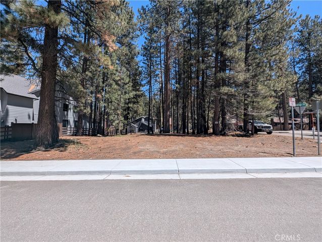689 Summit Boulevard, Big Bear Lake, CA 92315