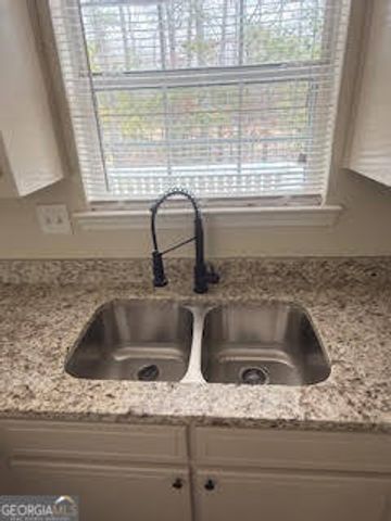 7934 Woodlake Drive, Riverdale, GA 30274