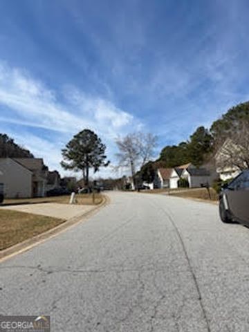 7934 Woodlake Drive, Riverdale, GA 30274