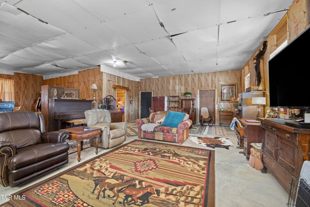 336 Cloud Creek Road, Rogersville, TN 37857