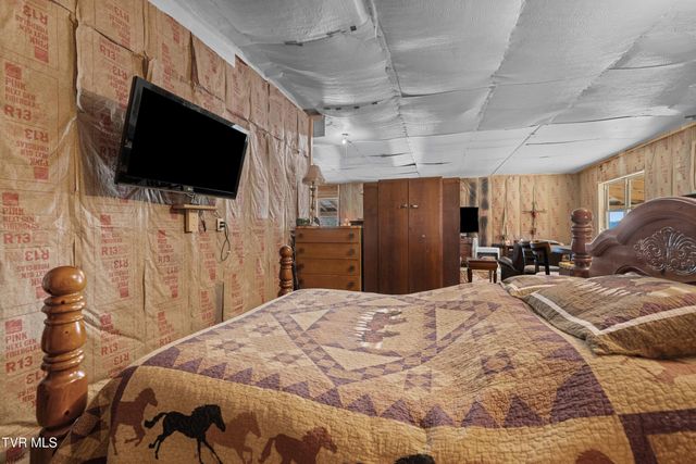 336 Cloud Creek Road, Rogersville, TN 37857