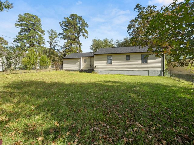 1000 John Paul Jones Ave, Leesville, LA 71446