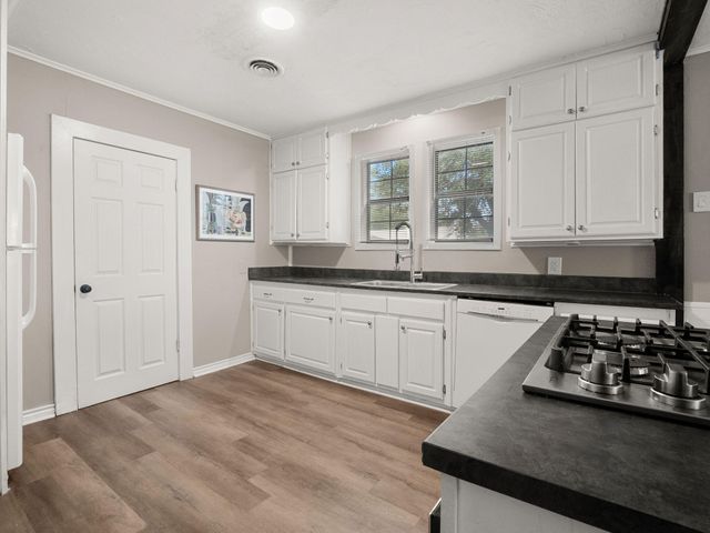 1000 John Paul Jones Ave, Leesville, LA 71446