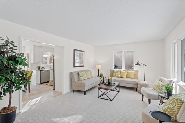 5547 Regis Trail NE, Fridley, MN 55432