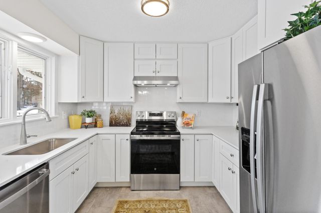 5547 Regis Trail NE, Fridley, MN 55432