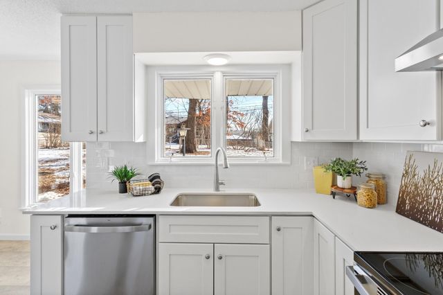 5547 Regis Trail NE, Fridley, MN 55432