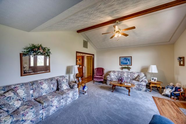 4628 Springdale Ct, Louisville, KY 40229