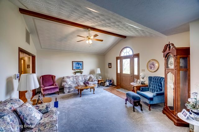 4628 Springdale Ct, Louisville, KY 40229