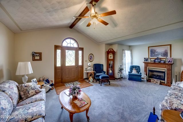 4628 Springdale Ct, Louisville, KY 40229