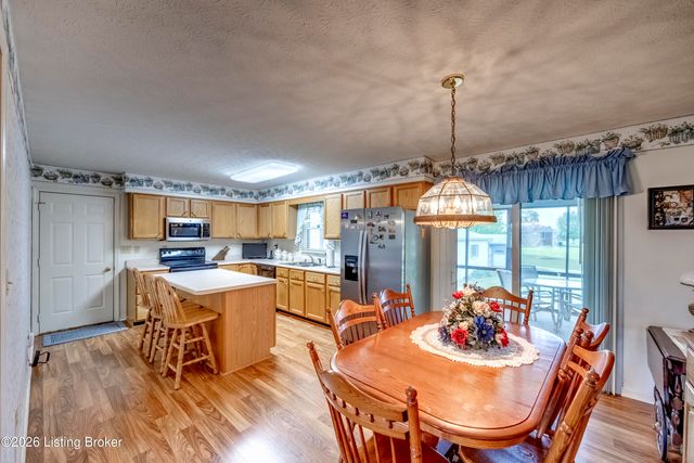 4628 Springdale Ct, Louisville, KY 40229