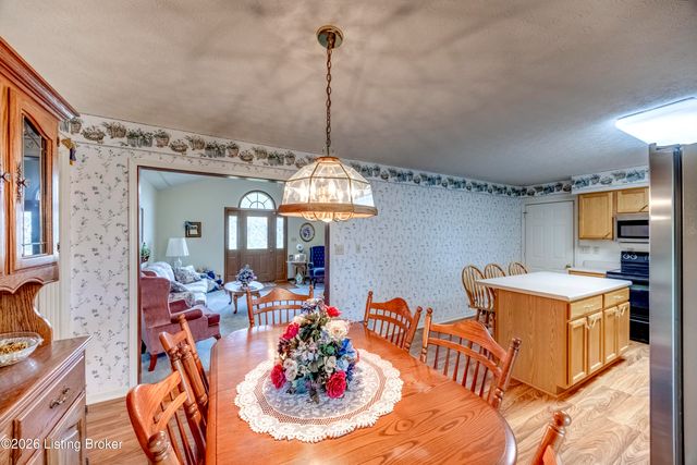 4628 Springdale Ct, Louisville, KY 40229