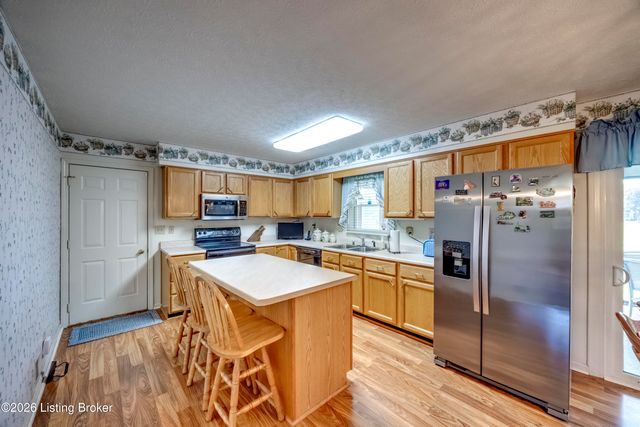 4628 Springdale Ct, Louisville, KY 40229