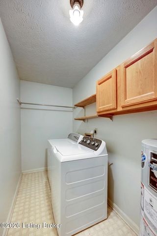 4628 Springdale Ct, Louisville, KY 40229