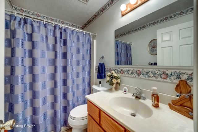 4628 Springdale Ct, Louisville, KY 40229