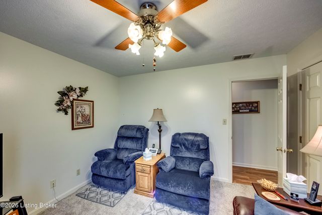 4628 Springdale Ct, Louisville, KY 40229