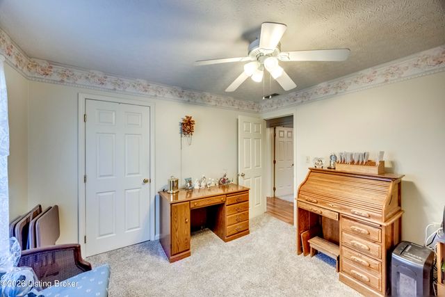 4628 Springdale Ct, Louisville, KY 40229