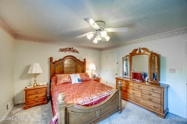 4628 Springdale Ct, Louisville, KY 40229