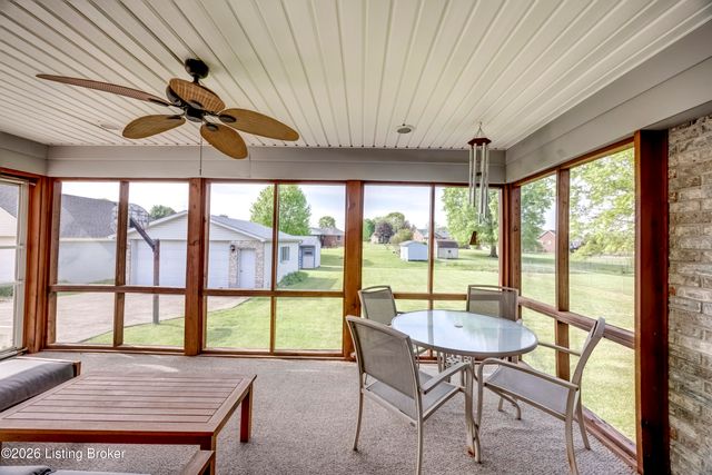 4628 Springdale Ct, Louisville, KY 40229