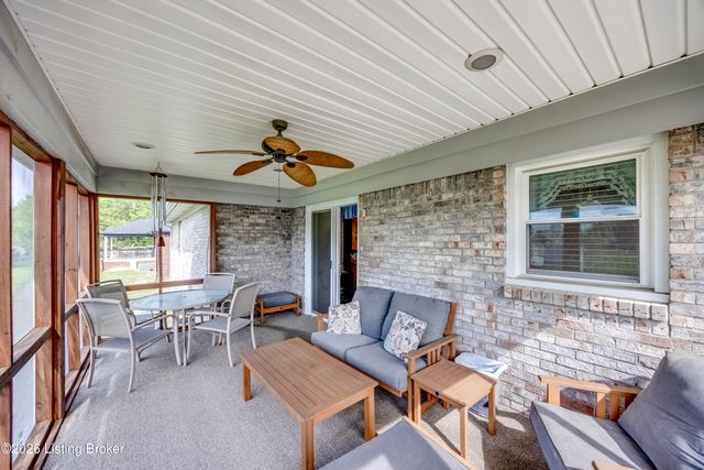 4628 Springdale Ct, Louisville, KY 40229